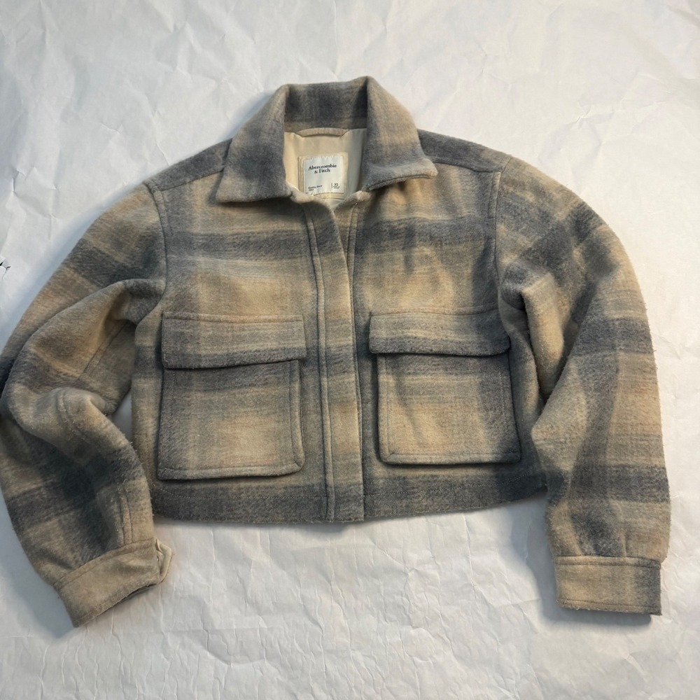 Abercrombie Fitch Womens Plaid Wool Blend Shirt Jacket Flannel Crop Snap Gray XS